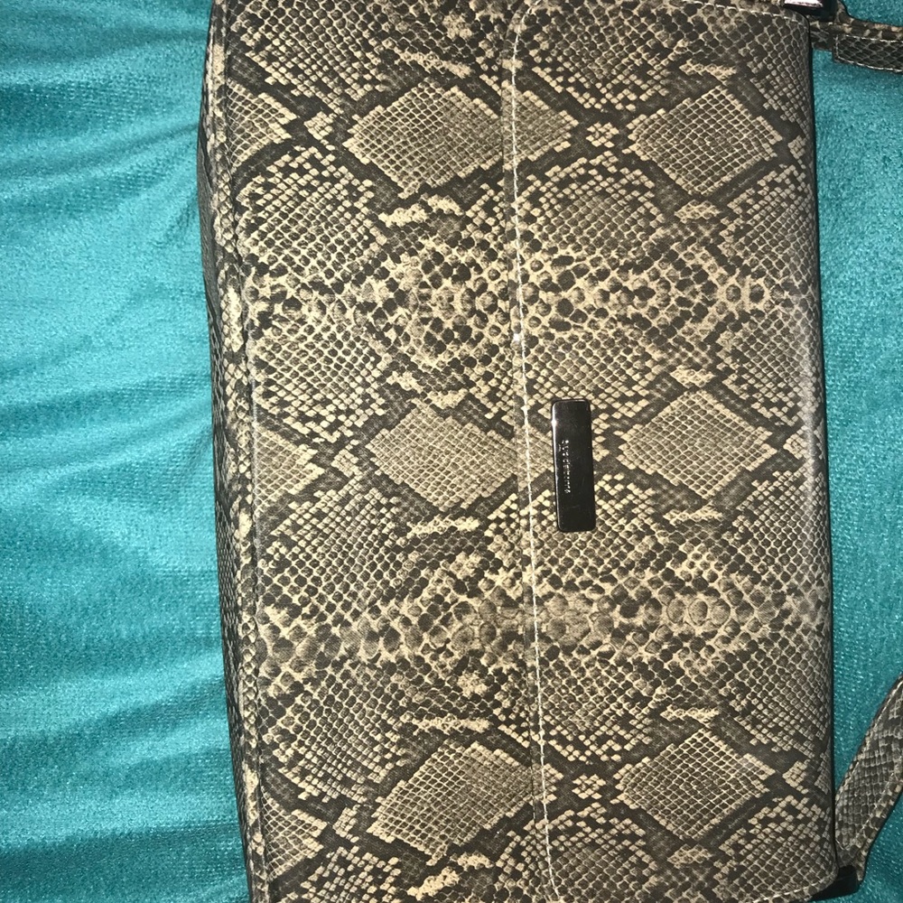 🔥Liz Claiborne animal print purse🔥 - Picture 2 of 5